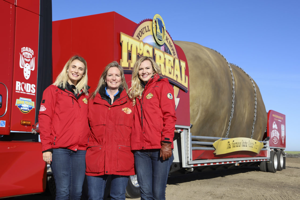 The Big Idaho Potato Truck at the Urbandale Machine Shed! Machine Shed
